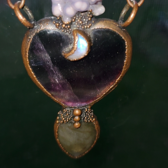 Fluorite Labradorite & Grape Agate Crystal Necklace - Picture 5 of 6